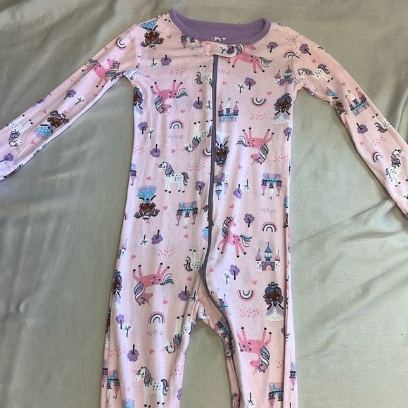 The Children's Place - Pink and Purple Pajamas with Whimsical Unicorn Design - Picture 3 of 5
